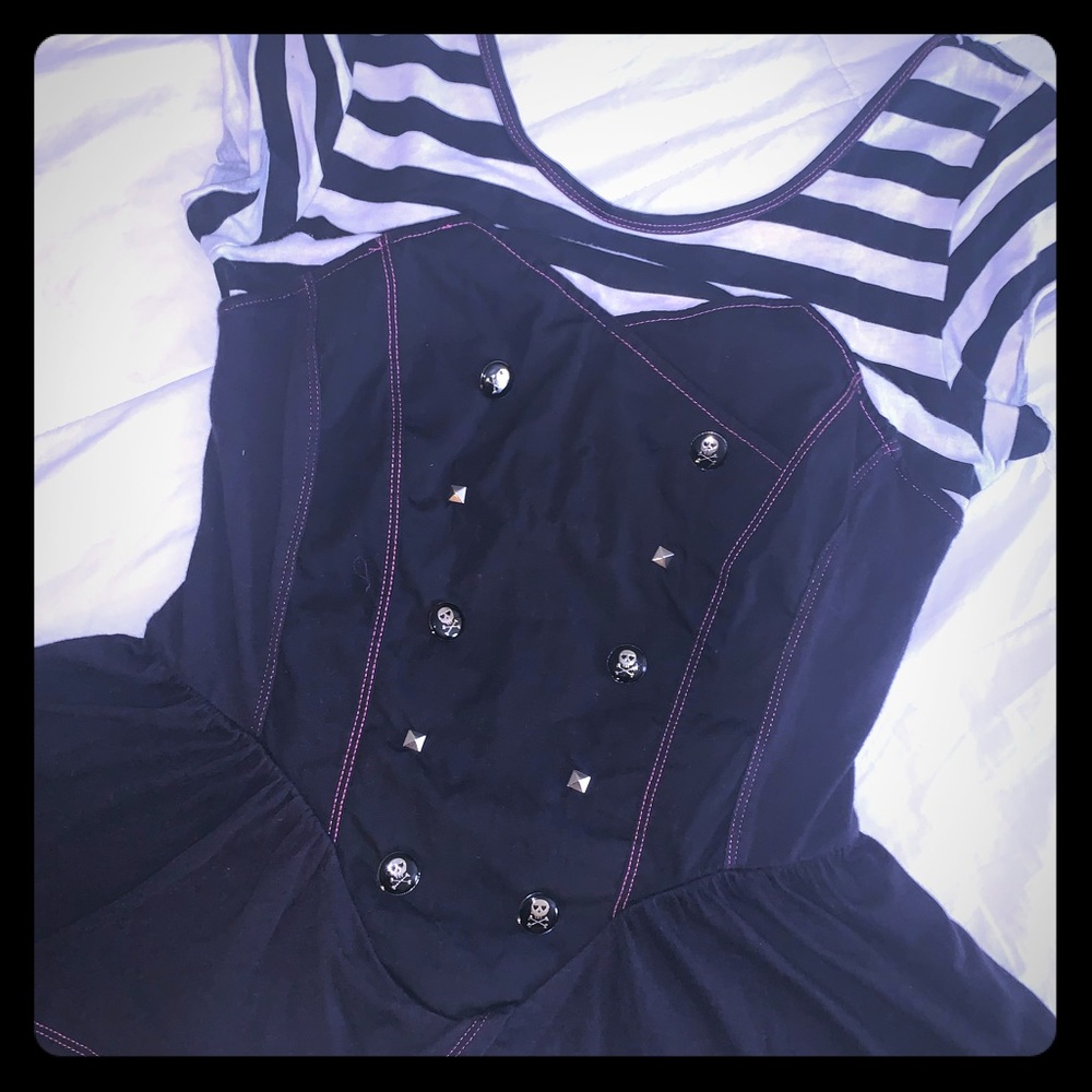 Abbey pirate inspired top size medium